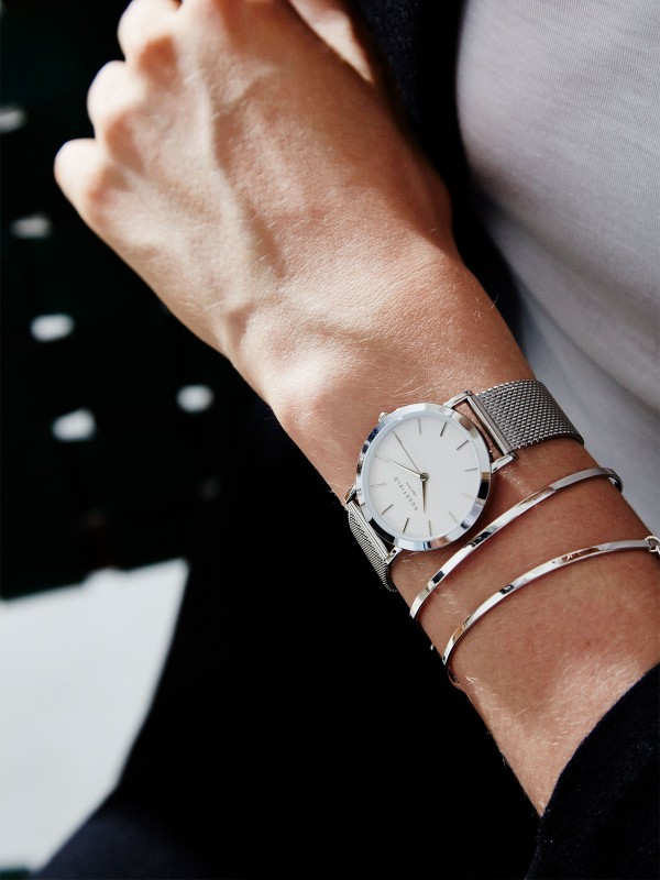 The TRIBECA

Kolekciju The Tribeca karakteriše kućište prečnika 33mm i minimalistički dizajn.  Tribeca modeli su ultimativni modni detalj za sve koji vole manju veličinu satova.