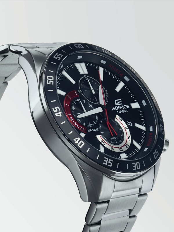 Tehnološki napredan CASIO EDIFICE novi muški sat iz Classic kolekcije inspirisan motosportom. Novi moderni dizajn odiše brzinom i inteligencijom.