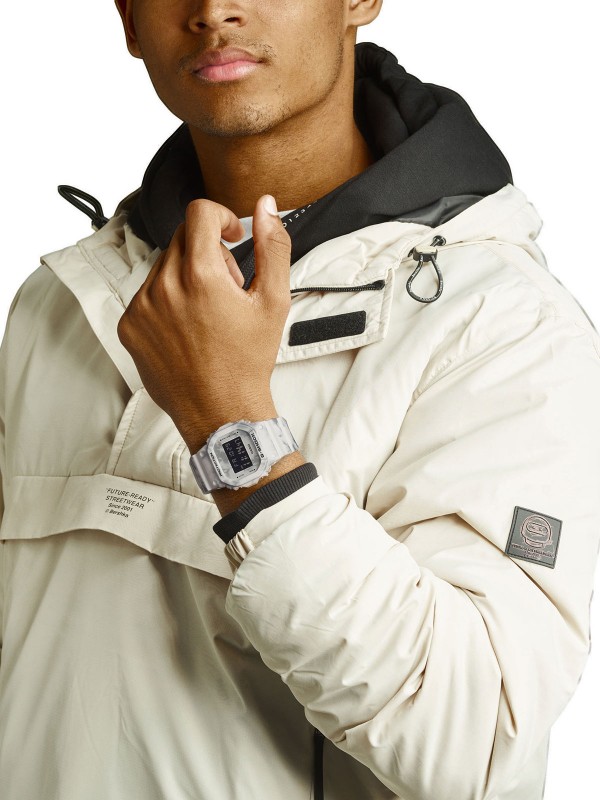 Visoko kvalitetni G-SHOCK muški sat iz serije Grunge Snow Camouflage inspirisane zimskim snežnim scenama, sa kamuflažnim uzorkom. Otkrijte ga na sajtu.