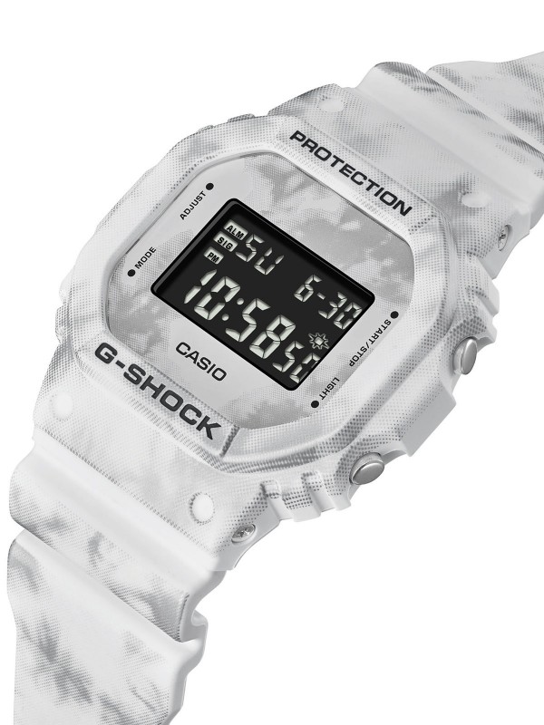 Visoko kvalitetni G-SHOCK muški sat iz serije Grunge Snow Camouflage inspirisane zimskim snežnim scenama, sa kamuflažnim uzorkom. Otkrijte ga na sajtu.