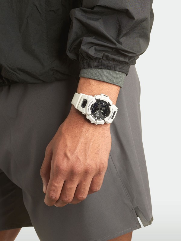 G-SQUAD sportski muški sat sa gumenom narukvicom. G-Shock Original. Bluetooth tehnologija i brojne korisne funkcije. Dostupan danas na sajtu S&L Jokić.