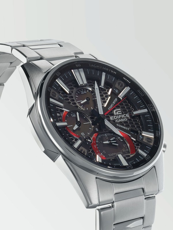 Edifice Casio muški ručni sat visokih performansi sa smartphone linkom i solarnom tehnologijom, a sve to u tankom profilu. Saznajte više o njemu na sajtu.