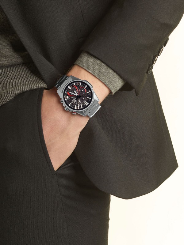 Edifice Casio muški ručni sat visokih performansi sa smartphone linkom i solarnom tehnologijom, a sve to u tankom profilu. Saznajte više o njemu na sajtu.