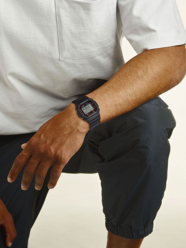 Izuzetan dizajn novog modela digitalnog ručnog sata s full auto osvetljenjem i solarnom baterijom. Pogledajte G Shock Original kolekciju na sajtu.