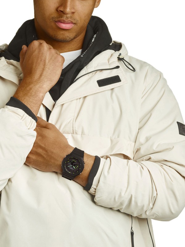 G-Shock Neon Accent je sat koji ne prolazi nezapaženo. Odaberite GA-2100-1A2ER model sa zelenim detaljima i poručite ga u Timer.co.rs online shop-u.