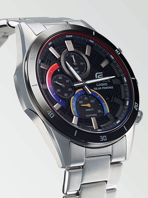 Otporan sat elegantnog dizajna sa detaljima inspirisanim auto-moto sportom - Edifice Heat Gradation muški sat. Poručite u Timer.co.rs online prodavnici.