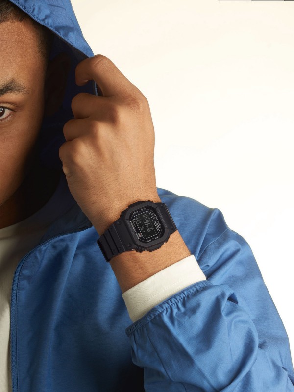 Otkrijte G-SHOCK ORIGINAL muški sat crne boje i klasičnog dizajna. Ovaj digitalni sat otporan je na udarce i vodootporan do 200m. Poručite ga na našem sajtu.