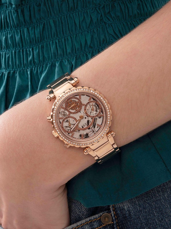 Rose gold Guess ženski sat SOLSTICE GW0403L31 pronađite u Timer.co.rs online prodavnici. Lako ga poručite i ubrzo očekujte na kućnoj adresi.