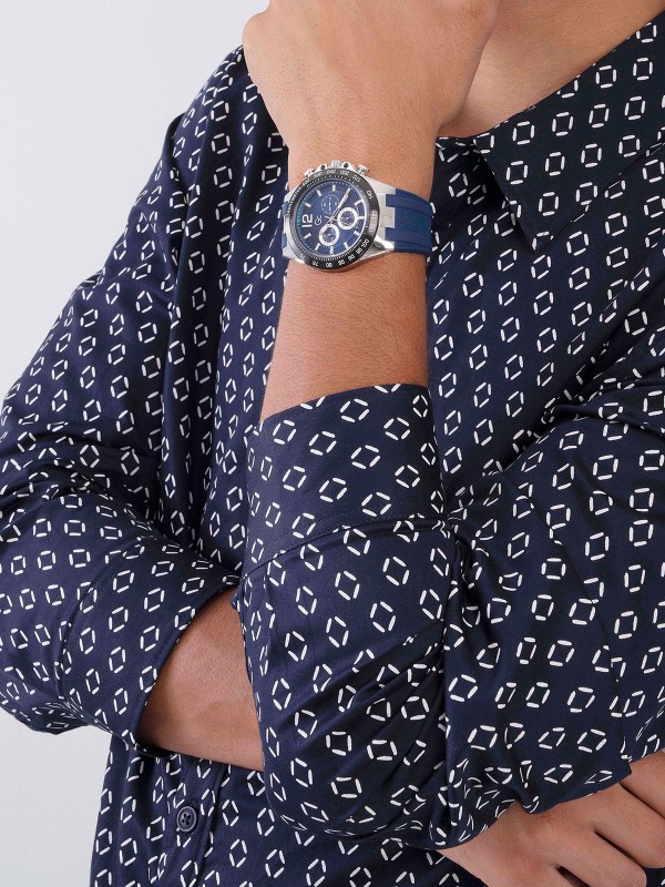Gc Audacious plavi ručni sat sa detaljima u boji srebra je moćni modni detalj koji svaki izgled čini efektnim. Poručite ga u Timer.co.rs online shop-u.
