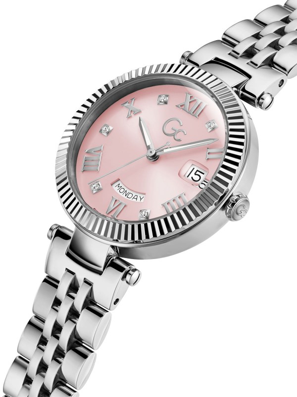 Elegantan Gc Flair ženski ručni sat u boji srebra - sa prefinjenim roze brojčanikom, poručite u Timer.co.rs online shop-u i ubrzo očekujte na kućnoj adresi.