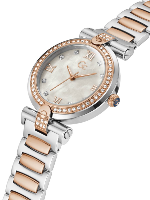 Gc Fusion Lady ručni sat - model u kombinaciji boja srebra i ružičastog zlata i prefinjnenim belim brojčanikom, lako poručite u Timer.co.rs online prodavnici.