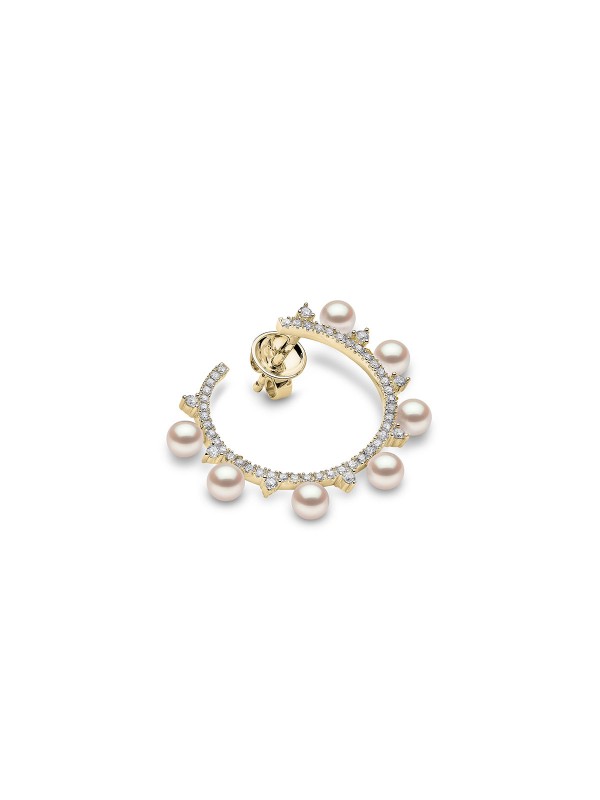 Yoko London minđuše sa japanskim Akoya belim biserima i dijamantom (0,704ct) u žutom zlatu od 18ct, lako poručite putem Timer.co.rs online shop-a.