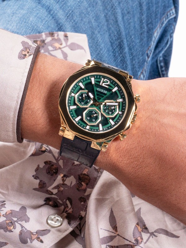 Guess Edge muški ručni sat - model sa zelenim brojčanikom i crnim kožnim kaišem sa kroko printom, brzo i lako poručite putem Timer.co.rs online shop-a.