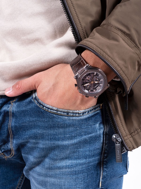 Guess Edge muški ručni sat - model sa braon brojčanikom i braon kožnim kaišem sa kroko printom, brzo i lako poručite putem Timer.co.rs online shop-a.