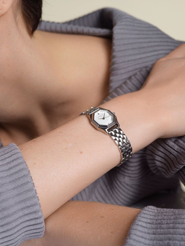 Rosefield Gemme ženski ručni sat - model u boji srebra sa osmougaonim kućištem, brzo i lako poručite putem Timer.co.rs online shop-a na kućnu adresu.