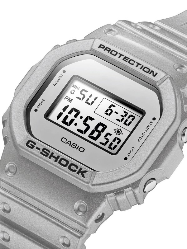 G-SHOCK FORGOTTEN FUTURE Muški sat - Led osvetljenje ✔️  Neon displej ✔️  Otporan na udarce ✔️ Mineralno staklo ✔️  Poručite online!