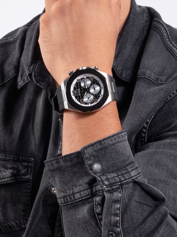 GUESS MUŠKI SAT EMPIRE GW0583G1 - srebrni sat, oktogonalno kućište, crna silikonska narukvica. Luksuz i funkcionalnost na zglobu. Kupite online!