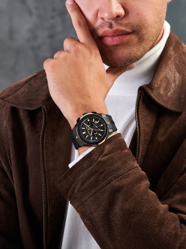 Ekskluzivna elegancija u tamnoj kombinaciji. Cerruti 1881 RUCELLO - Prečnik 48mm, crni brojčanik sa zlatnim detaljima.. Kupite online!