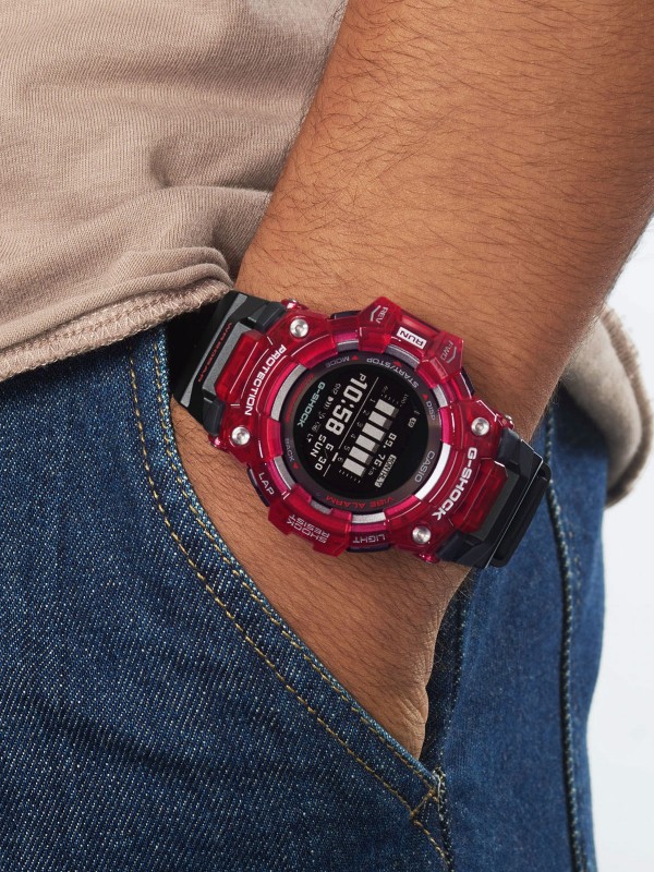 G-Shock G-Squad muški ručni sat - model sa gumenim kućištem i narukvicom, brzo i lako poručite putem S&L Jokić online prodavnice na kućnu adresu.