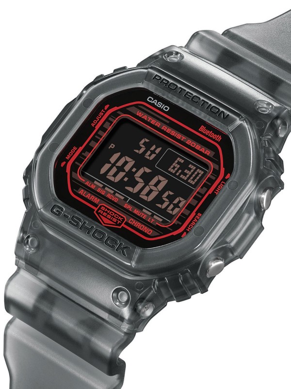 G-Shock digitalni bluetooth 5600 muški ručni sat - model u prozirno crnoj boji, brzo i lako poručite putem S&L Jokić online prodavnice na kućnu adresu.