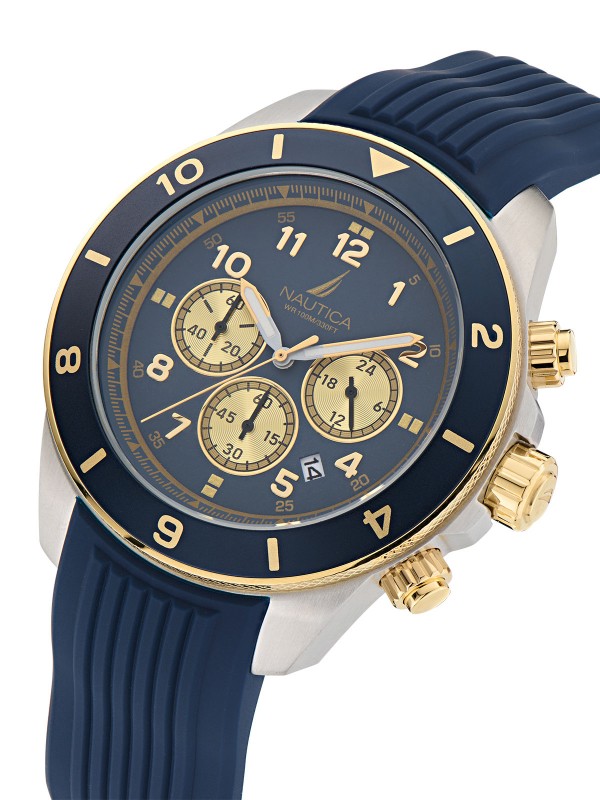 Elegantni Nautica One muški hronograf sat sa teget brojčanikom i detaljima u boji žutog zlata. Reciklirani čelik, vodootporan do 100m.