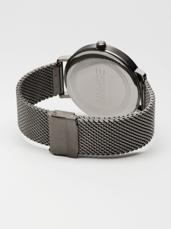 Elegantni muški sat u gun metal boji sa čeličnom mesh narukvicom, kvarcni mehanizam, vodootporan do 50m, prečnik kućišta 44mm.
