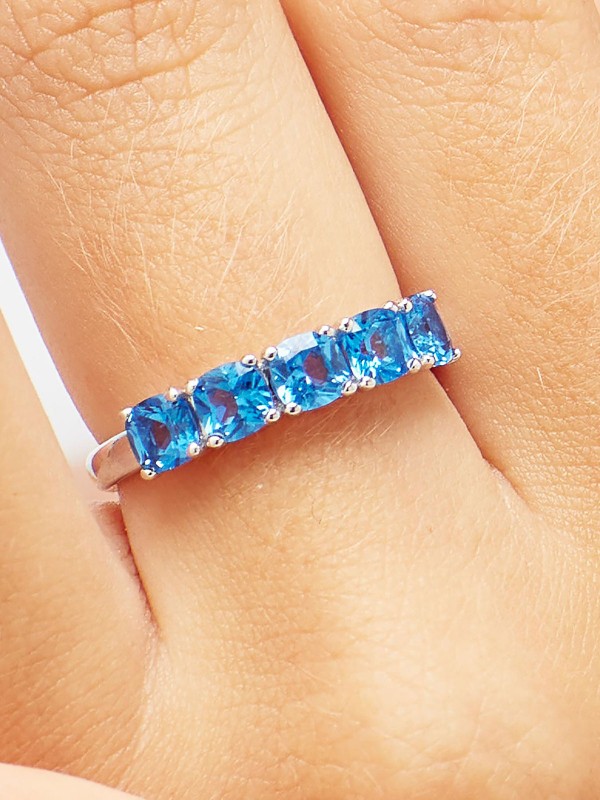 Elegancija i stil u jednom - BROSWAY FANCY FREEDOM BLUE - Srebro 925 obloženo rodijumom sa pet cirkona ✔️- Poručite online!