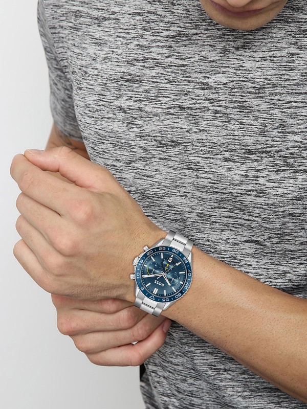 Upotpunite svoj outfit uz ovaj sat - BOSS RUNNER - Mineralno staklo ✔️Teget brojčanik ✔️Kvarcni mehanizam ✔️- Poručite online!