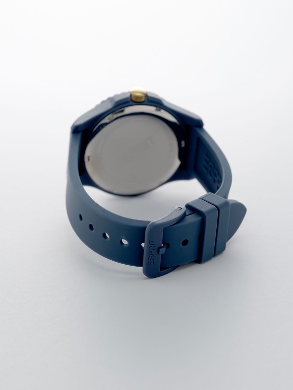 Elegantni Esprit ženski sat od reciklirane plastike u teget boji, prečnika 38mm, sa kvarcnim mehanizmom i vodootpornošću do 30m.