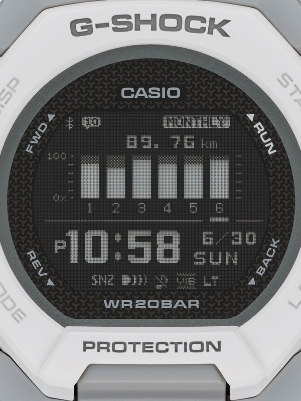 G-SQUAD GBD-300-7ER: Digitalni sat u beloj boji, idealan za trčanje. Pratite performanse uz napredne funkcije i udobnost.