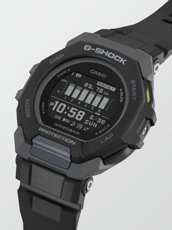 G-SQUAD GBD-300: Digitalni sat za trčanje u crnoj boji, sa GPS-om i pametnim funkcijama za poboljšanje treninga i praćenje zdravlja.