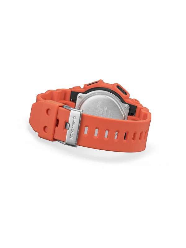 G-SHOCK GD-010: Digitalni sat u narandžastoj boji sa 10-godišnjom baterijom, svetskim vremenom i LED svetlom. Ekološki prihvatljiv dizajn.