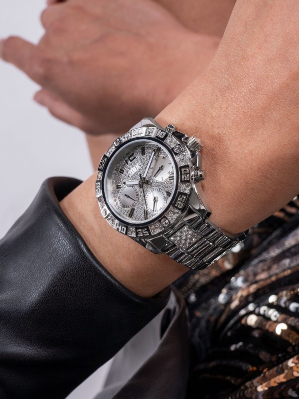 Elegantni Guess ženski sat Majesty GW0771L1 sa cirkonima, prečnika 40mm, savršen za sofisticiran izgled.