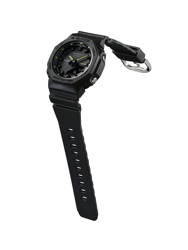 G-SHOCK GMA-P2100SA-1A2ER – kompaktan ženski analogno-digitalni sportski sat u crnoj boji sa neon žutim detaljima i kazaljkama, otporan na udarce, vodootporan do 200m, sa super osvetljenjem, tajmerom, štopericom, svetskim vremenom i 5 dnevnih alarma.