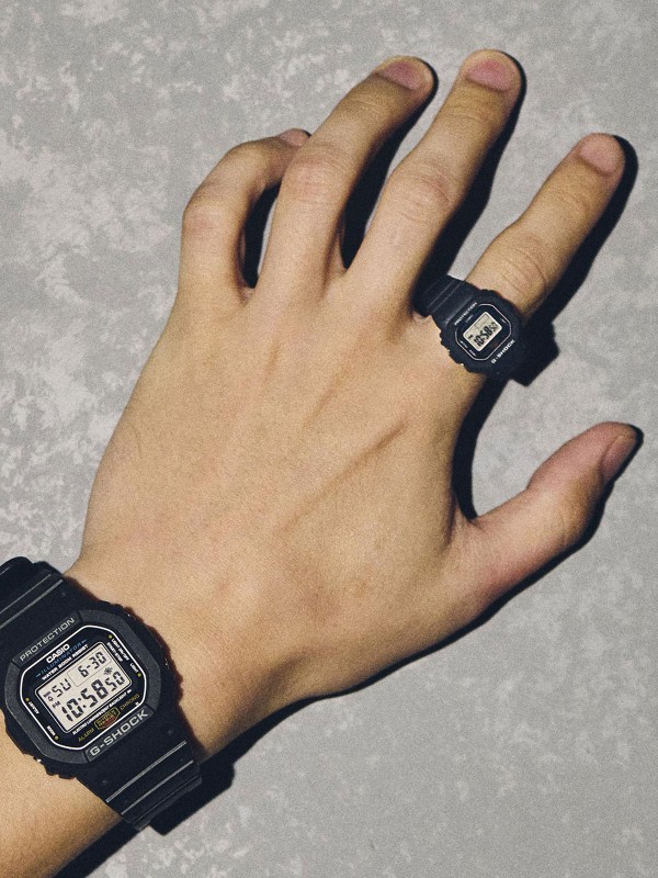 G-SHOCK NANO DWN-5600-1ER PRSTEN SAT U CRNOJ BOJI