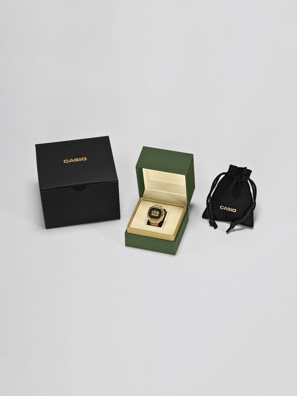 Casio CRW-001G-9ER muški digitalni prsten-sat u boji žutog zlata – kompaktan, moderan i praktičan dodatak sa super osvetljenjem i korisnim funkcijama.