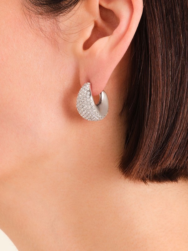Rosefield Pave Moon srebrne ženske minđuše od nerđajućeg čelika, alke optočene cirkonima. Elegantne, moderne i idealne za svaki stil.