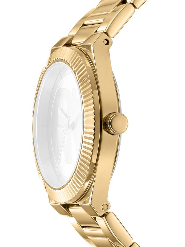 DKNY DK1L102M0035 trend ženski sat u kombinaciji boje srebra i žutog zlata sa zelenim brojčanikom i DKNY logotipom. Čelična narukvica i vodootpornost do 50m.