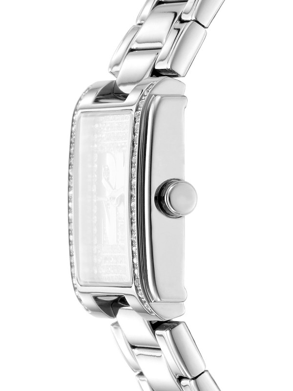 DKNY DK1L140M0015 elegantni ženski sat pravougaonog oblika u boji srebra, sa cirkonima, DKNY logotipom i kvarcnim mehanizmom. Idealan za sofisticiran stil.