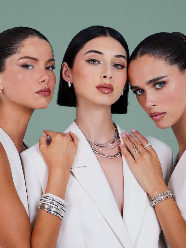 GUESS SREBRO 925: Elegantna CHAIN ogrlica od srebra 925, savršena za savremene žene. Dolazi u luksuznom pakovanju.