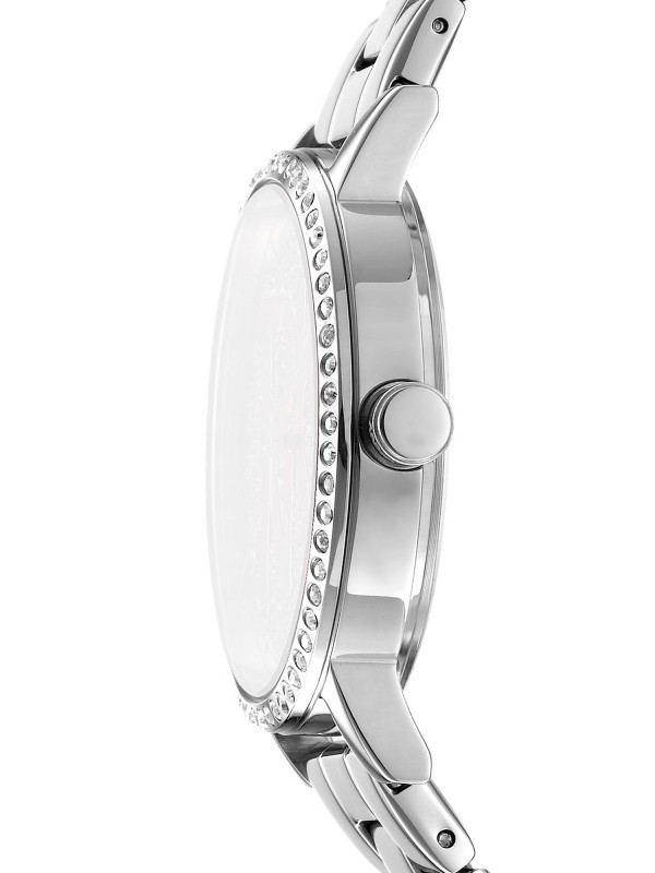 Elegantni DKNY ženski sat sa srebrnim kućištem i cirkonima, čelična narukvica, vodootporan do 50m, prečnik 36mm. Idealno za svaku priliku.