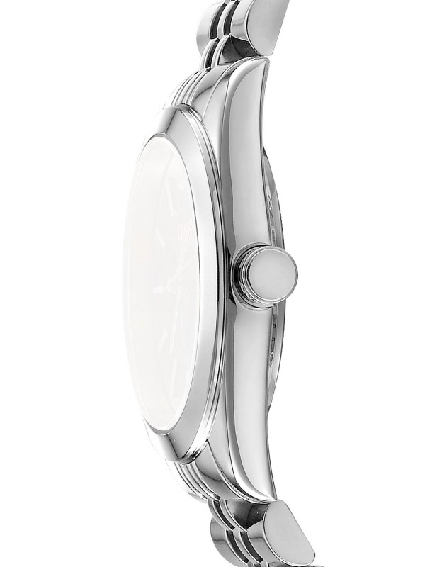 Elegantni DKNY ženski sat sa srebrnim kućištem i brojčanikom, čelična narukvica, vodootporan do 50m, prečnik 32mm. Idealno za svaku priliku.