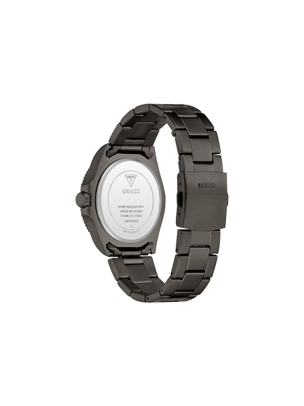 GUESS CLIFF muški sportski sat u crnoj boji sa zelenim sunray brojčanikom i aluminijumskom koronom. Kućište 41 mm, mineralno staklo, vodootpornost 50 m.