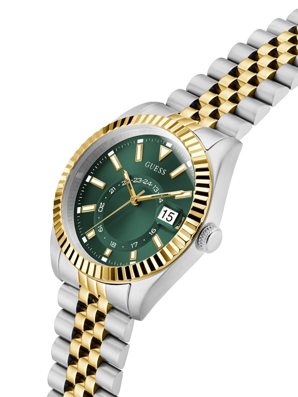 GUESS JADEN muški sat u boji srebra i žutog zlata sa zelenim sunray brojčanikom, multi-function prikazom i datumom. Jubilee narukvica, prečnik kućišta 42 mm.