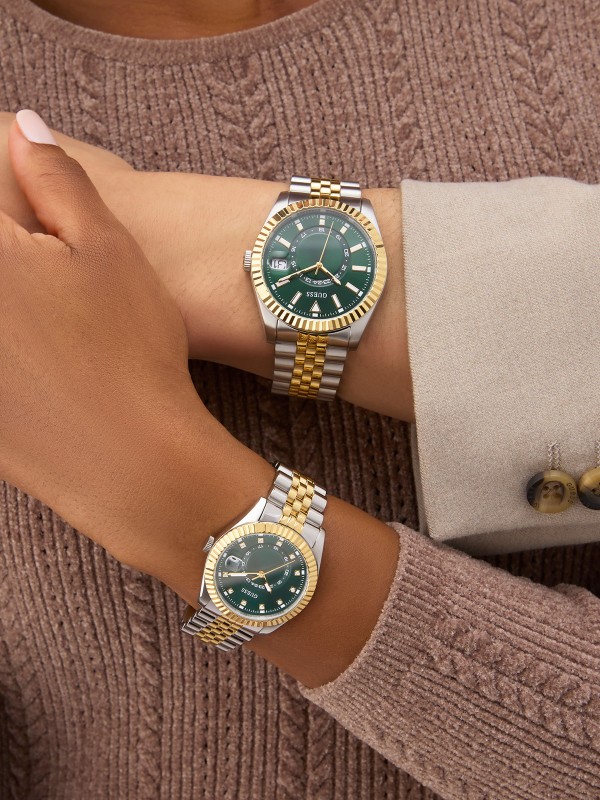 GUESS JADEN muški sat u boji srebra i žutog zlata sa zelenim sunray brojčanikom, multi-function prikazom i datumom. Jubilee narukvica, prečnik kućišta 42 mm.