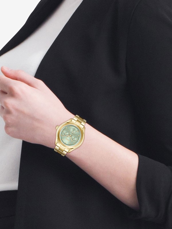 BOSS LIDA 1502745 – ženski sportsko-elegantan sat od nerđajućeg čelika u boji žutog zlata sa mint zelenim brojčanikom i kvarcnim multifunction mehanizmom.