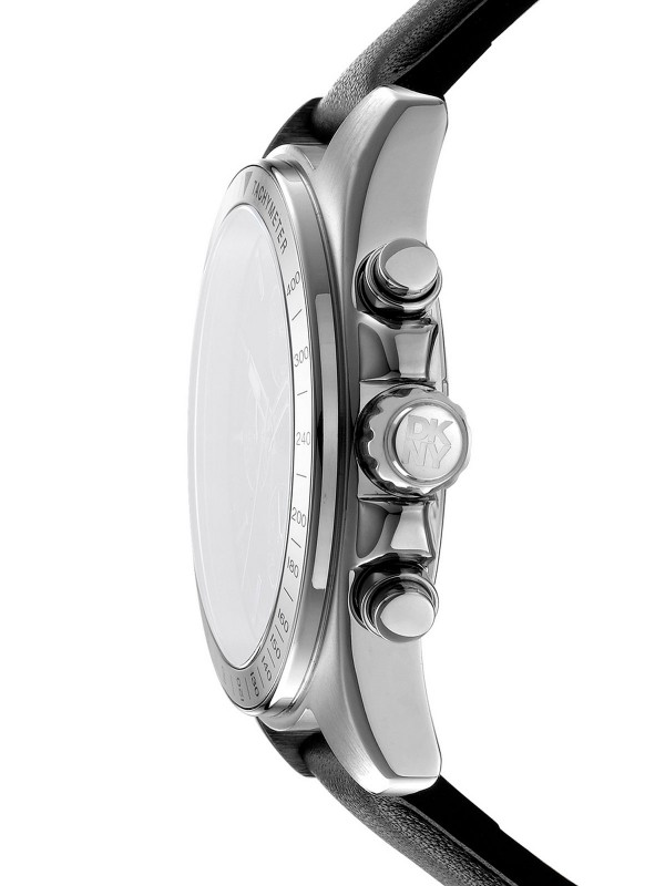 DKNY muški sat hronograf, 42mm srebrno kućište, crni brojčanik, crna kožna narukvica, vodootporan do 100m, kvarcni mehanizam.