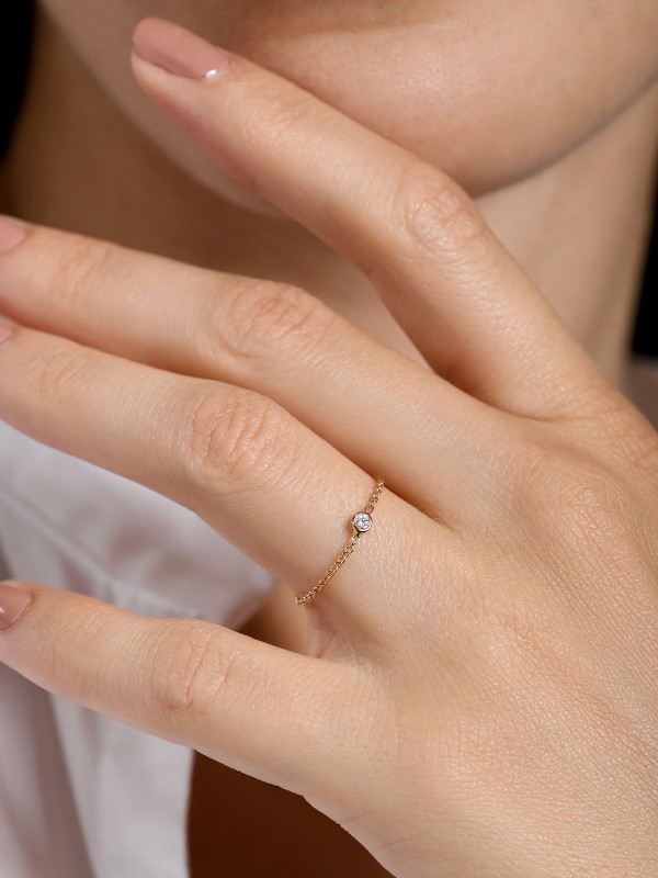 Elegantni Burato prsten od 18ct roze zlata sa belim dijamantom, veličina 54. Savršen izbor za sofisticiran stil.
