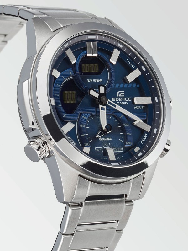 Casio Edifice analogno-digitalni hronograf u srebrnoj boji s plavim brojčanikom, Bluetooth, LED osvetljenje, štoperica, vodootporan do 100m.