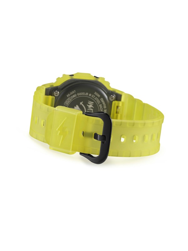 Limitirani G-SHOCK x J Balvin model - spoj umetnosti i mode. Prvi G-SHOCK sa španskim tekstom, dostupan u box setu.
